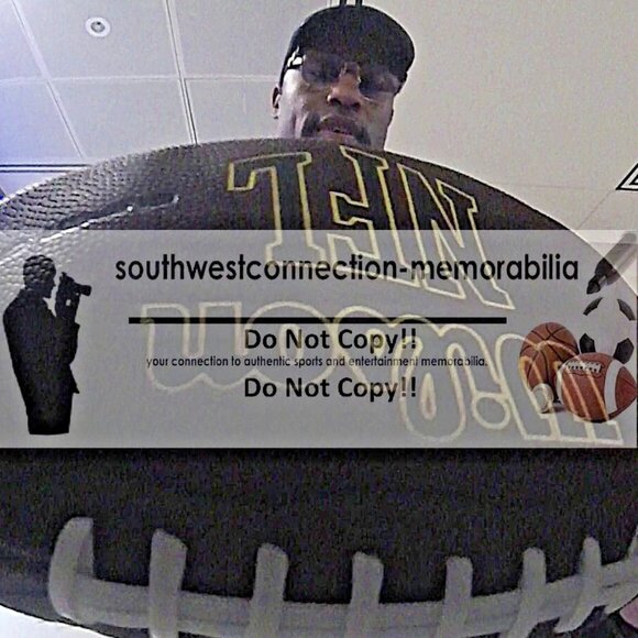 Vernon Davis Signed NFL Football SF 49ers Broncos Commanders Proof Photo COA - Picture 2 of 6